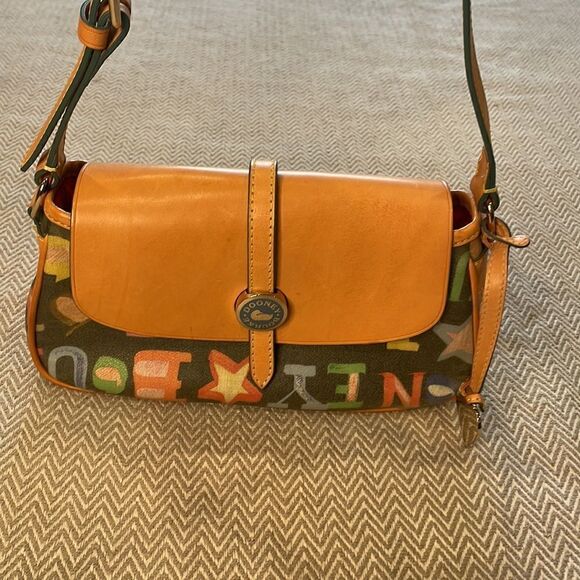 Dooney & Bourke Small Shoulder Bag East/West Flap Authentic - Picture 3 of 12